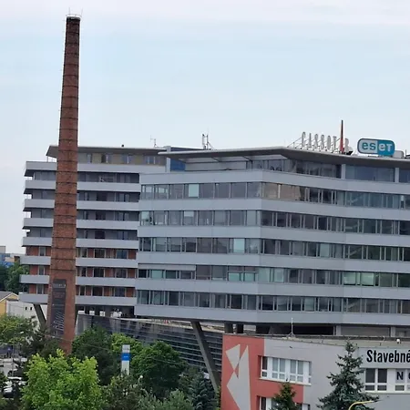 Kratkodoby Prenajom Garsonky Blizko Centra Mesta Apartment *
